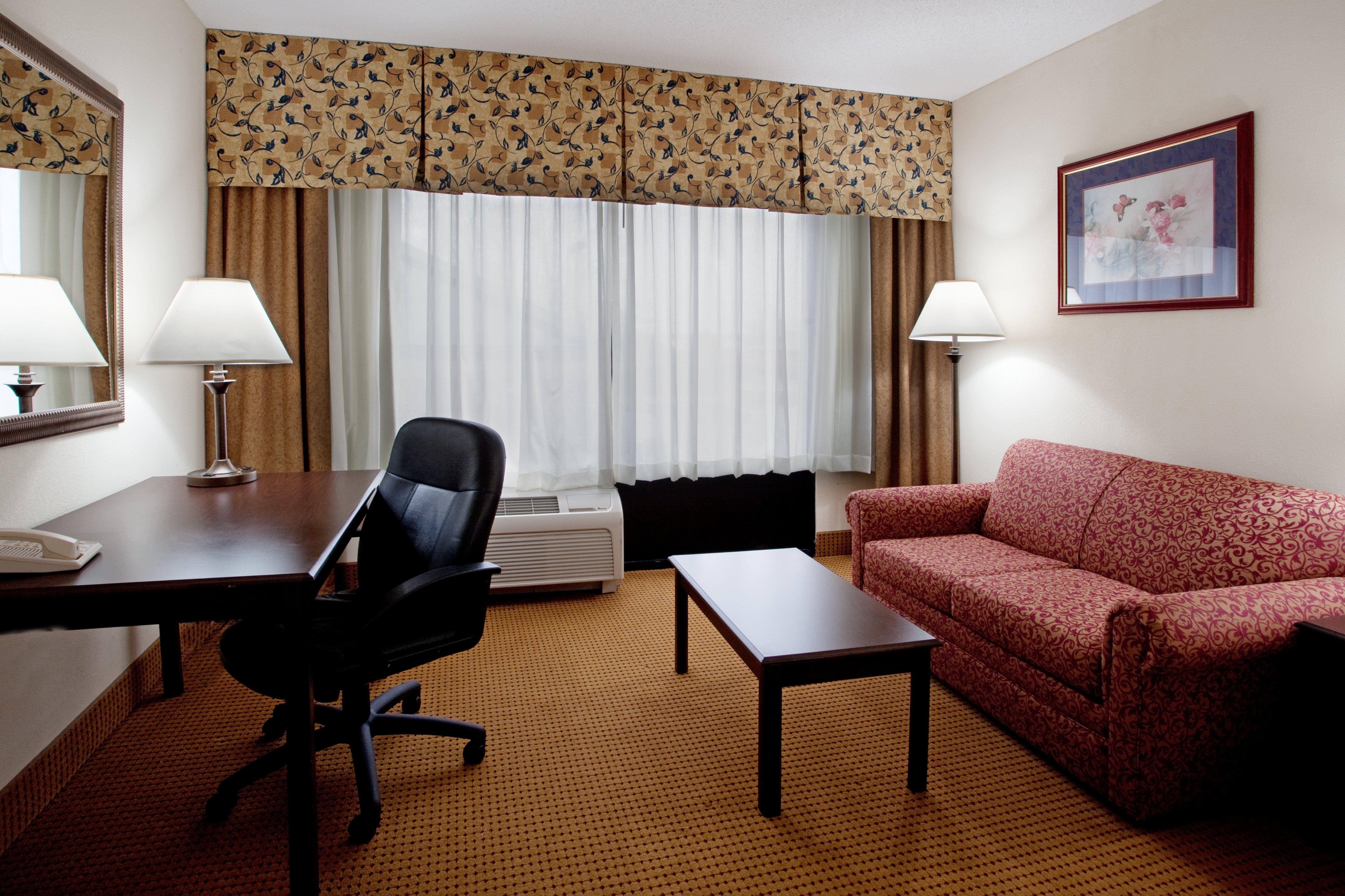 Lexington Inn And Suites Экстерьер фото