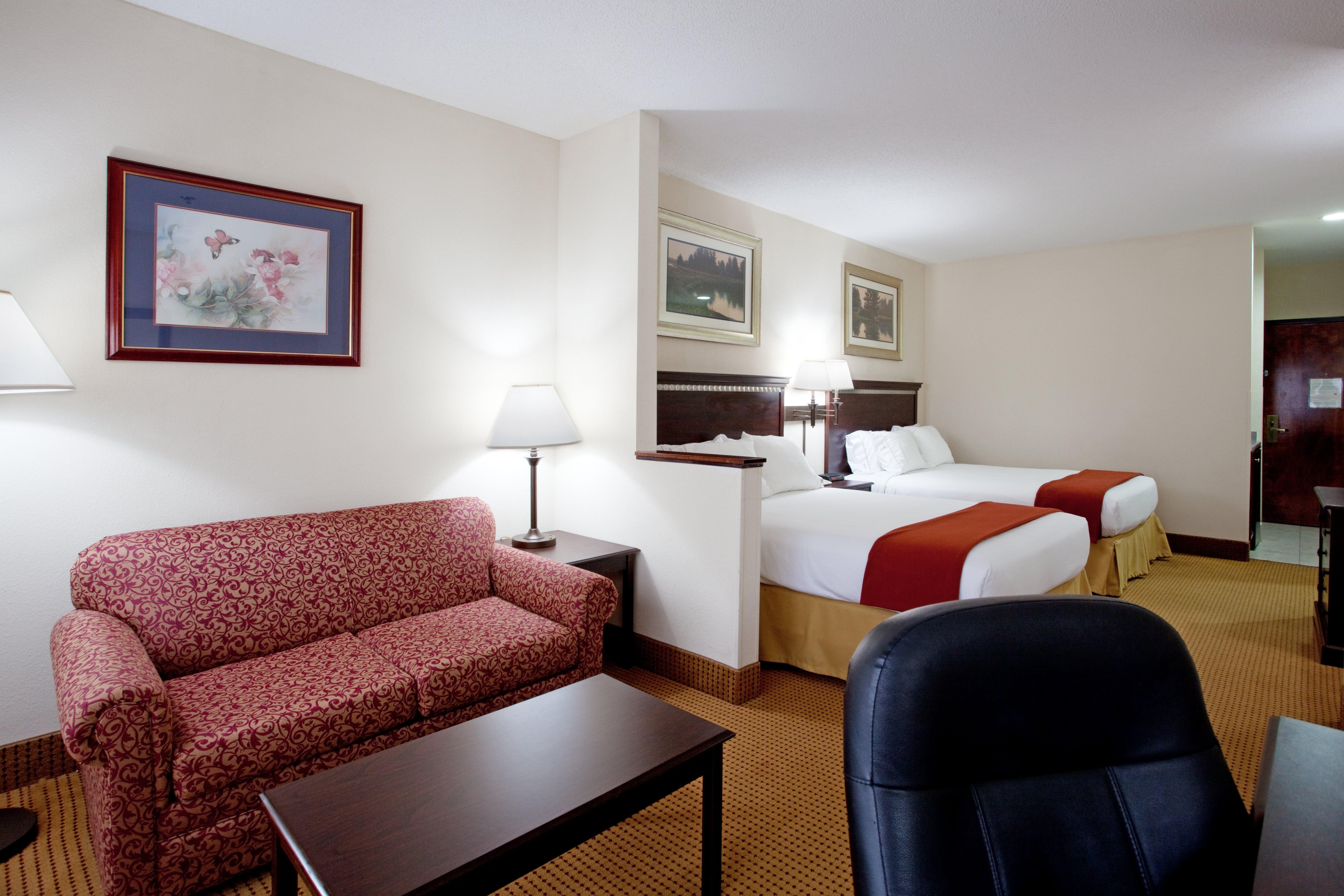 Lexington Inn And Suites Экстерьер фото