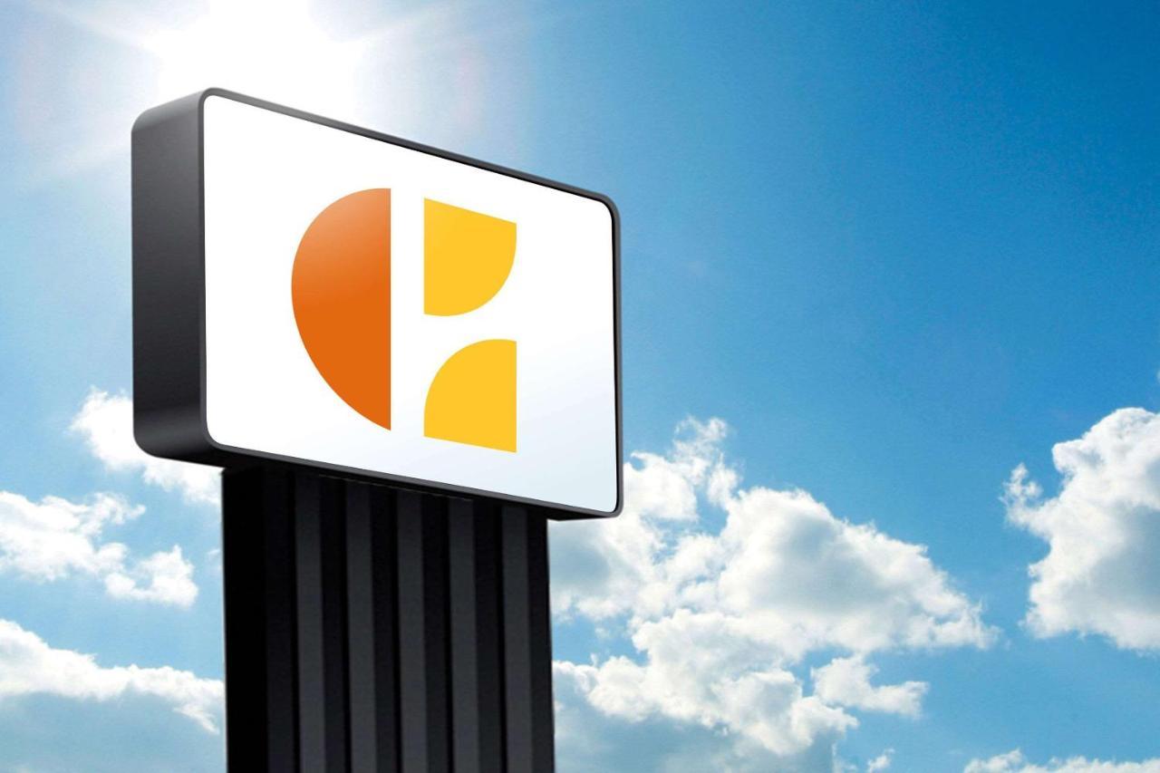 Lexington Inn And Suites Экстерьер фото