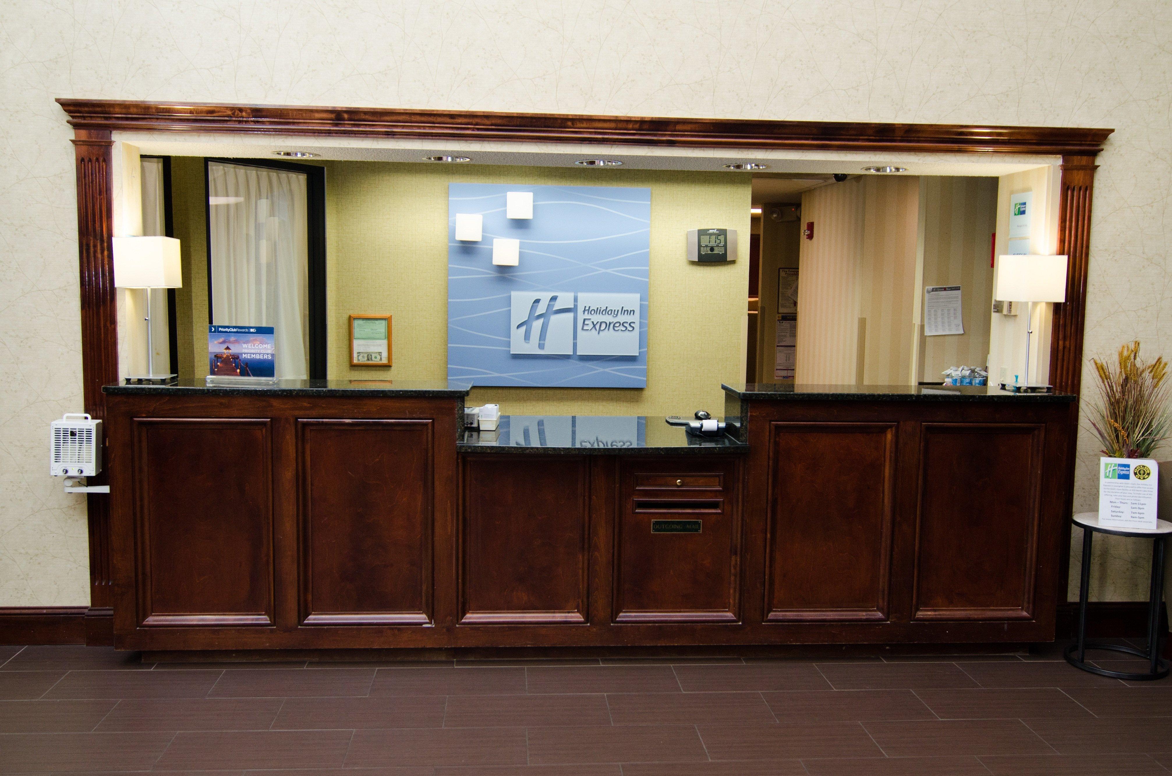 Lexington Inn And Suites Экстерьер фото