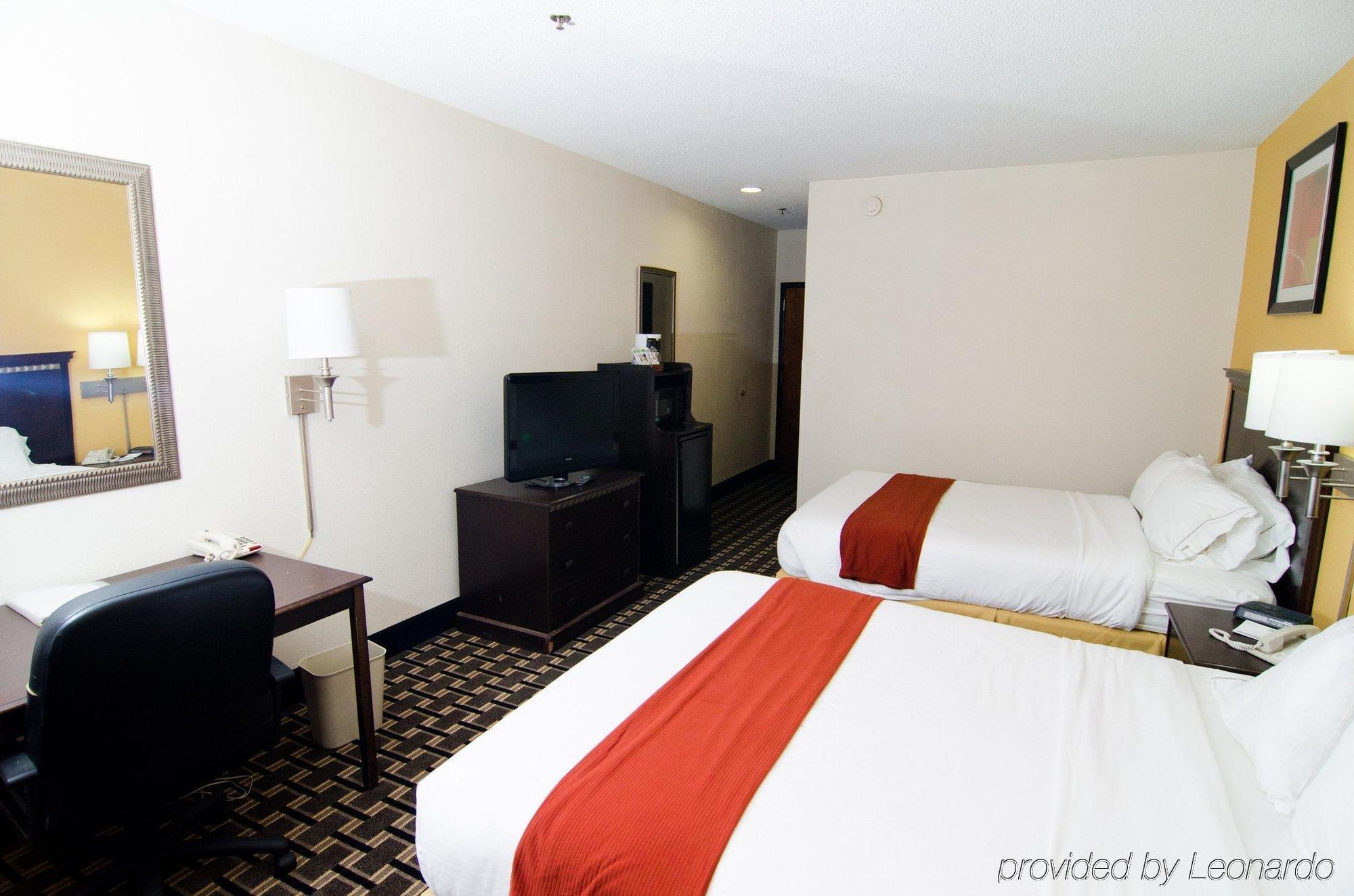 Lexington Inn And Suites Экстерьер фото