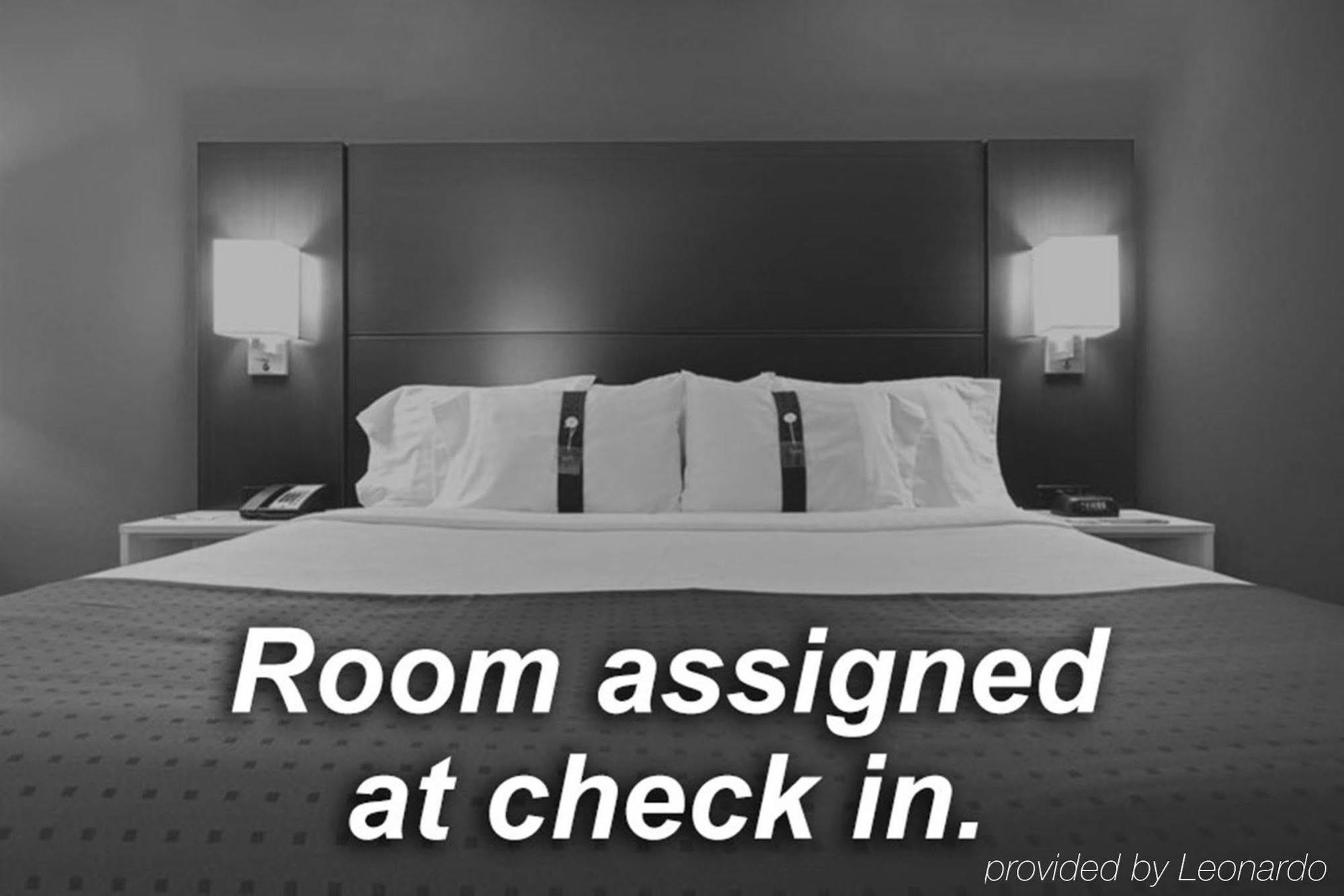 Lexington Inn And Suites Экстерьер фото